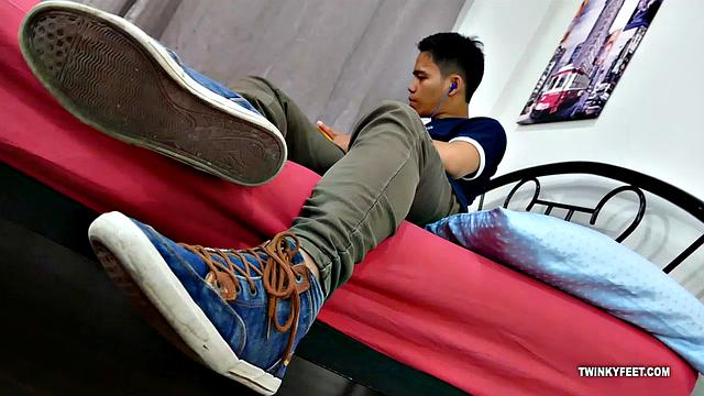 Marcon Solo Foot Wank