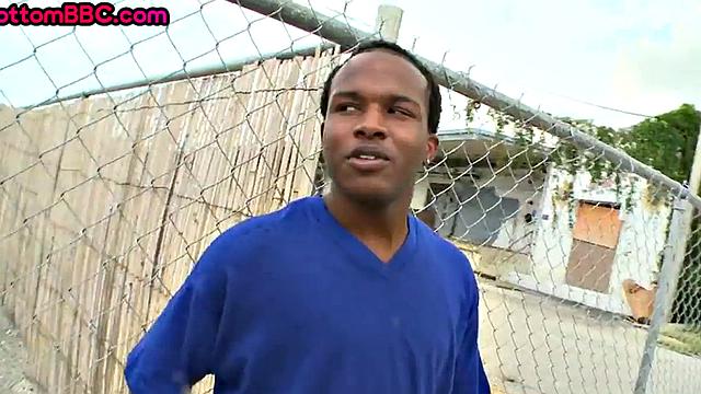 Outdoor Black picked up and fucked till cumshot