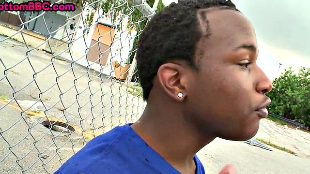 Outdoor Black picked up and fucked till cumshot