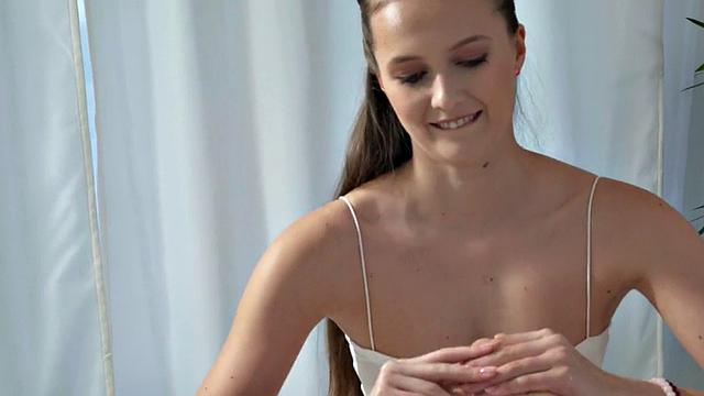 Hostel petite 21yo girls lick pussies in threeway in room