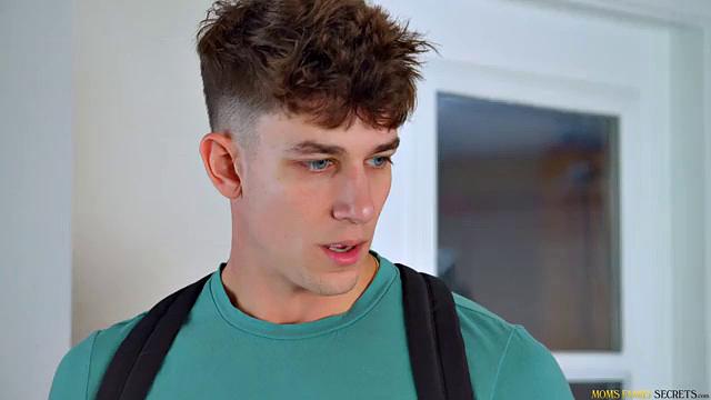 Stepmoms Happy Hormones - S4:E2