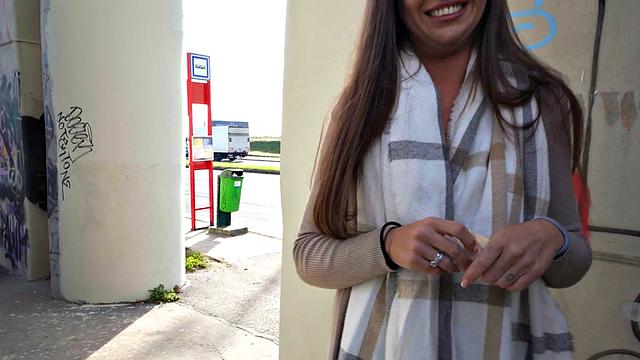 Pulled amateur giving head