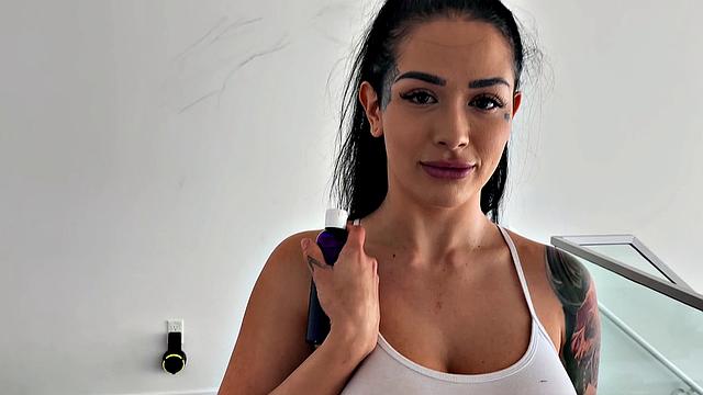 Katrina Gets A Massage