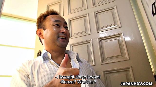 Weird brunette, Kaede Kyomoto likes sex in various ways