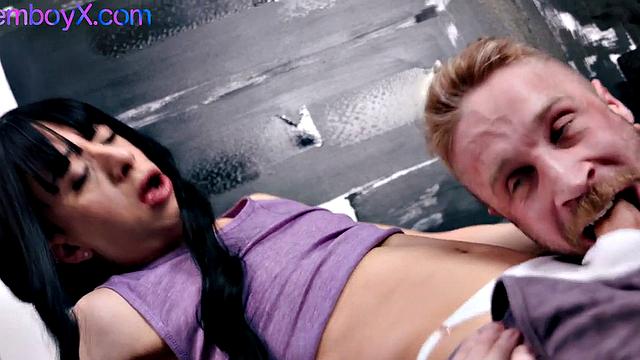 Gaydaddy top fucks skinny 21yo after sucking