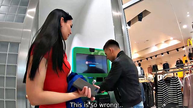 HUNT4K. Stud improves situation by selling GFs to hunter