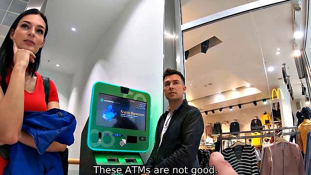 HUNT4K. Stud improves situation by selling GFs to hunter