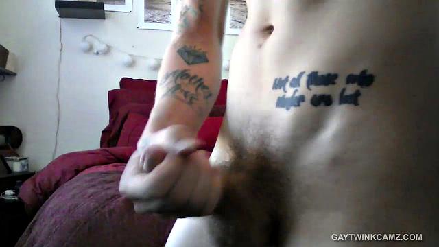 Amateur Inked Robbie Beats Off On Camera