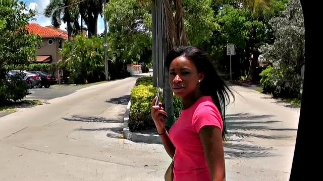 Get ready for a wild and wild head game with this bald pussy and bra-clad babe