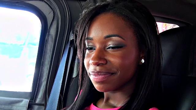 Get ready for a wild and wild head game with this bald pussy and bra-clad babe