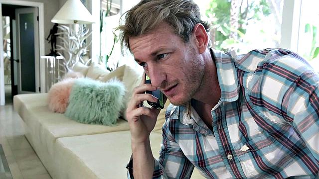 Tiny Sister Smashing