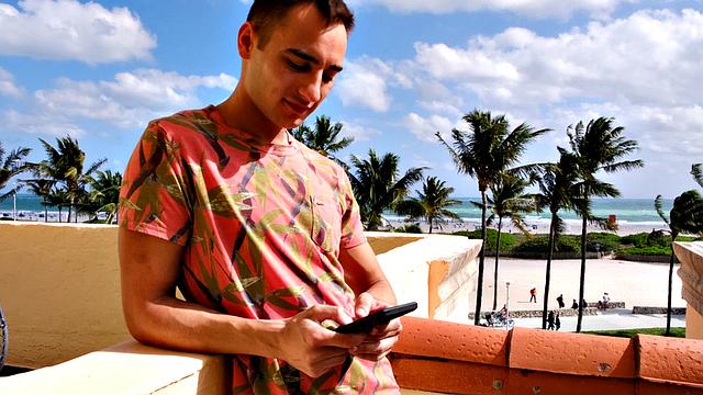 Diana Eisley: Sexting Up