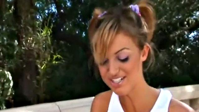 Jessi Summers jerks off a hard dick