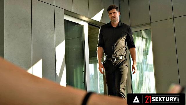 21 SEXTURY - Sarah Cute Teases with Sexy Feet YOU Can't Resist