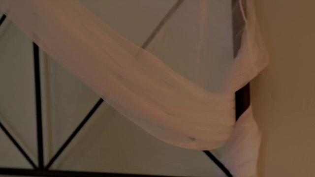 задротка мила решила, что лучше со своим задом справится сама