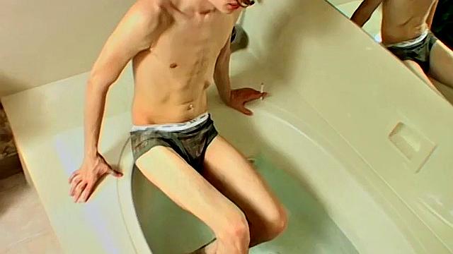 Ayden Chainsmokin' Enjoys a Smoke in the Bathtub!
