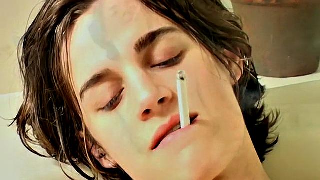 Ayden Chainsmokin' курит в ванне!
