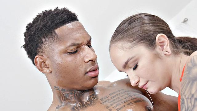 Flexing big sexy muscles