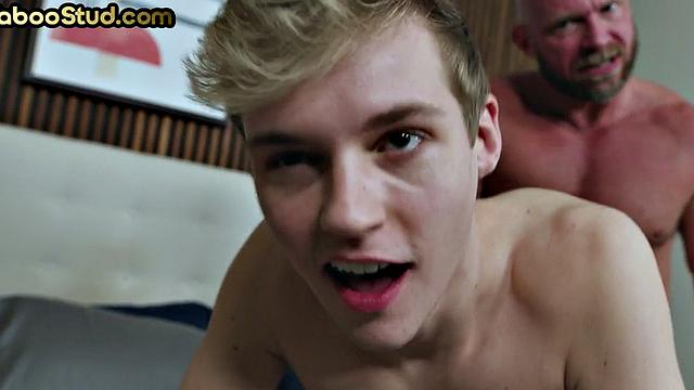 21yo twink barebacked by stepdaddy with muscled body