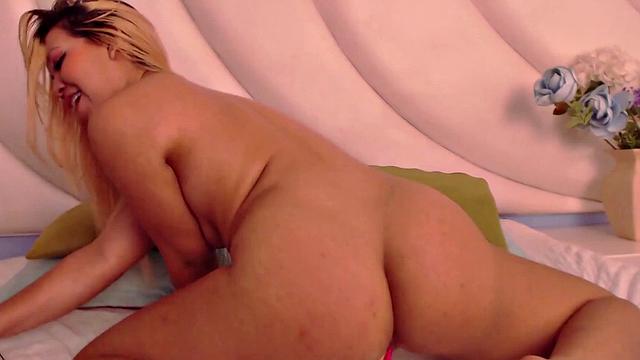 Horny Latina creampie