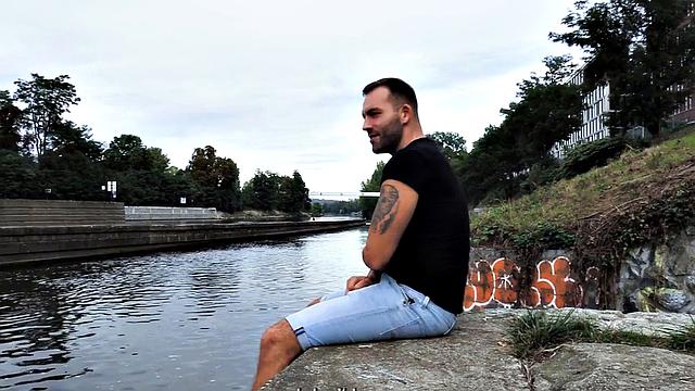 Pulled Euro Jock sucks and fucks in ass for cash