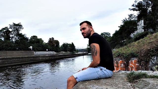 Pulled Euro Jock sucks and fucks in ass for cash