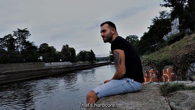 Pulled Euro Jock sucks and fucks in ass for cash