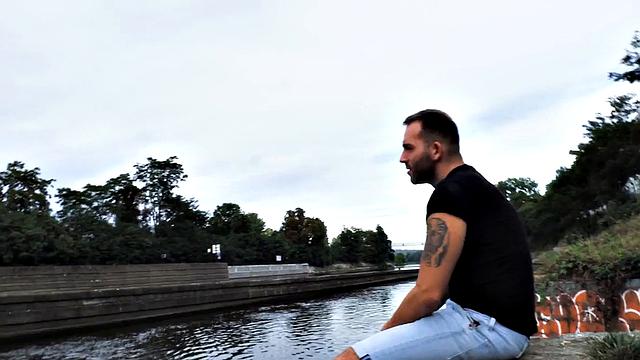 Pulled Euro Jock sucks and fucks in ass for cash