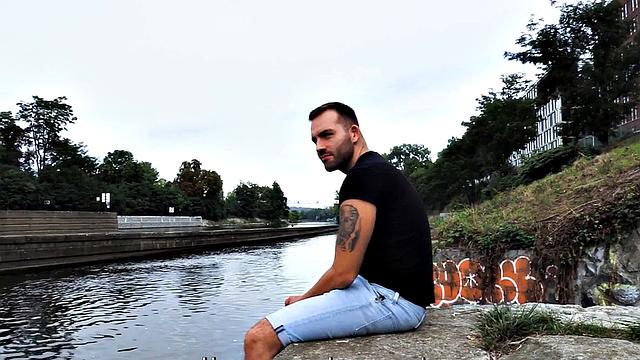 Pulled Euro Jock sucks and fucks in ass for cash