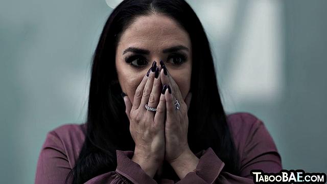 Big-ass babe hardcore cockriding cock