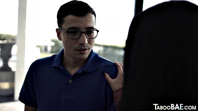 Big-ass babe hardcore cockriding cock