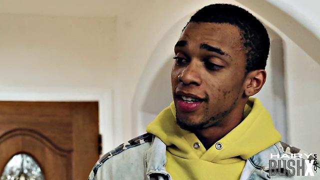 Любительница горла шутит над парнем и заглатывает всё, что можно!