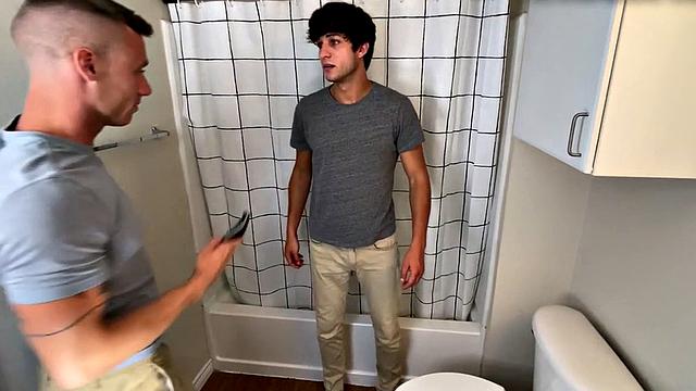 Bareback otter stuffed in doggystyle by sturdy top