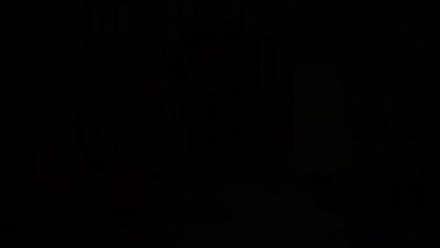 Beauty 21yo masseuse babe sucks cock