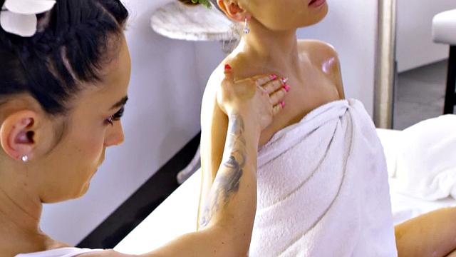 Fingering masseuse spoils her client in WAM massage