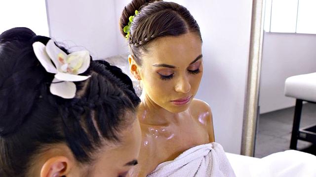 Fingering masseuse spoils her client in WAM massage