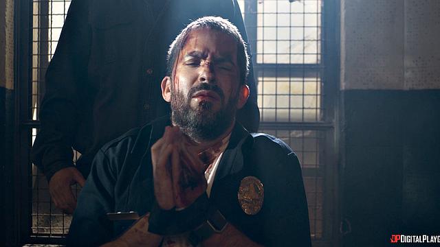 начальница трахает подчинённых на столе - работа мечты