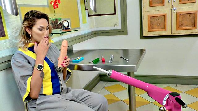 TS Bella Atrix Couldn't Resist