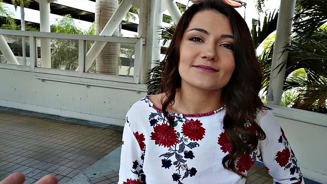 Tattooed amateur wants the VIP treatment - deepthroating, fucking, and handjob in the great outdoors