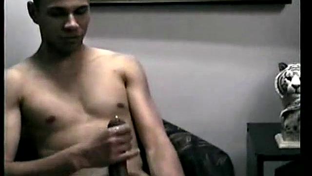 Не выдержала перед его гигантским членом