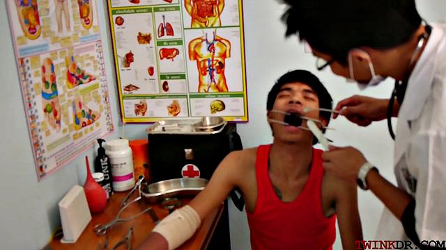 Skinny asian spreading legs for doc