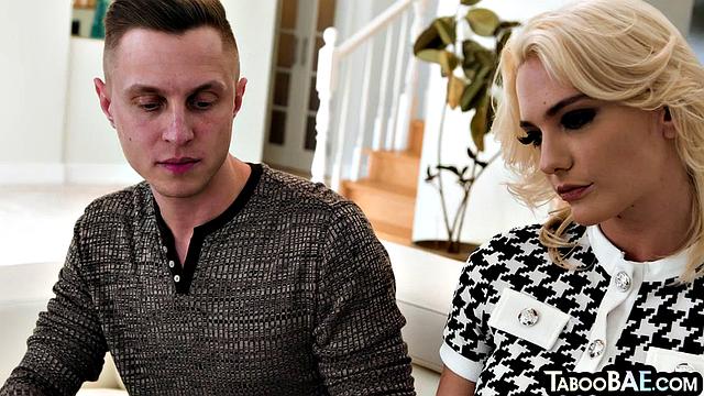 Beauty blonde babes sharing a lucky guy