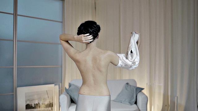 Шери Ви наслаждается масляным массажем и крепким трахом в гладкую киску