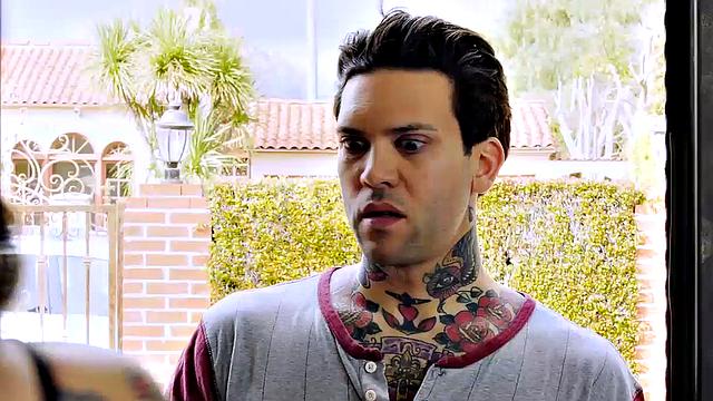 Вивьен Уинтер требует анальный секс за скейтборд