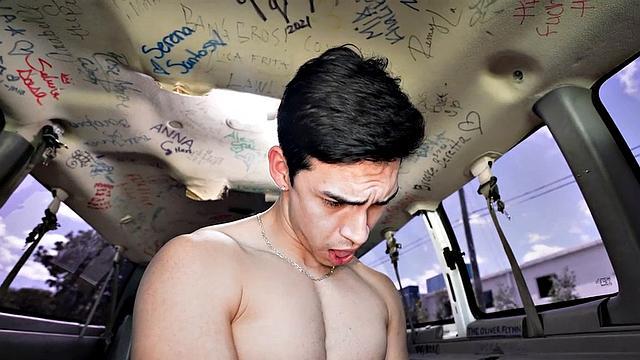 Str8 picked up athletic stud fucks in public outdoor van