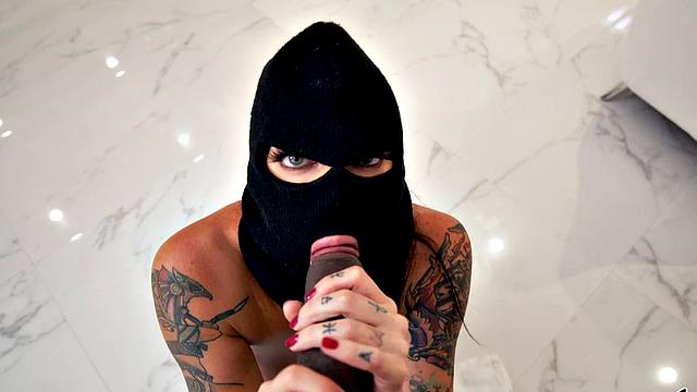 Robber inked MILF deepthroat BBC after being caught