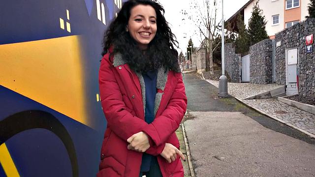 Picked up 21yo babe banged after deepthroat for cash