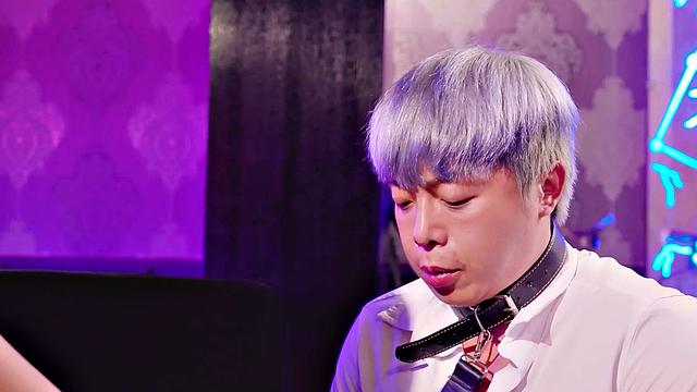 Miss Meng Ruoyu teaches a how to obey her