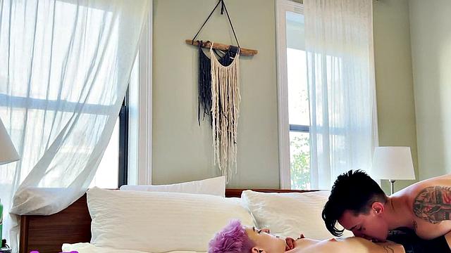 f2m тащит стропон и после свидания превращает секс в цирк