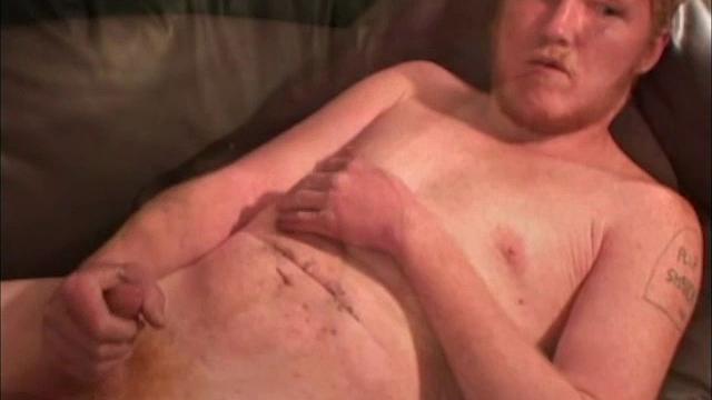 смотри, как расти дрочит и кончает на камеру